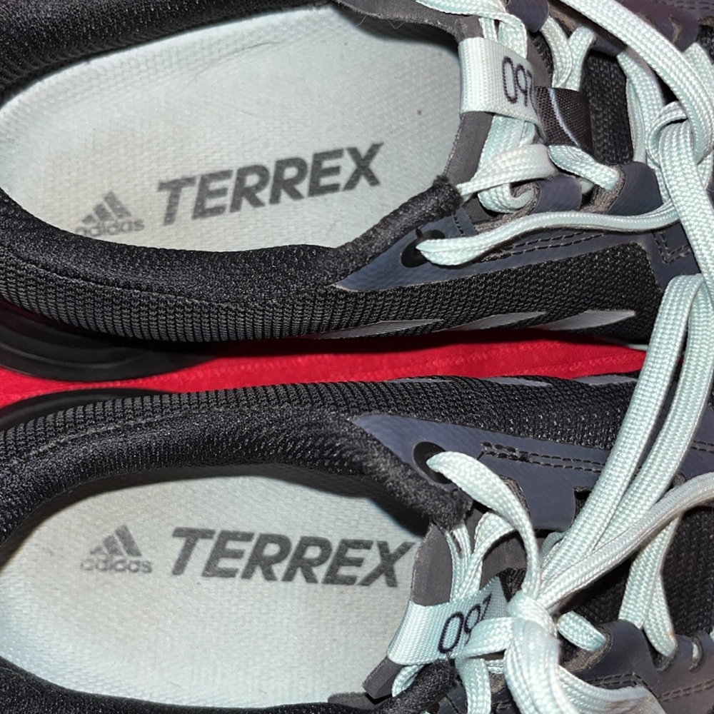 Women’s Size 8 ADIDAS TERREX 260 SHOES - Picture 7 of 8
